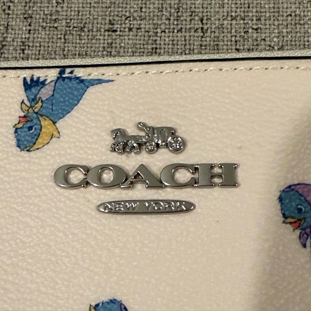 Coach X Disney Cinderella Wristlet (Limited Edition) 🐦♥️🐦 - Picture 6 of 9